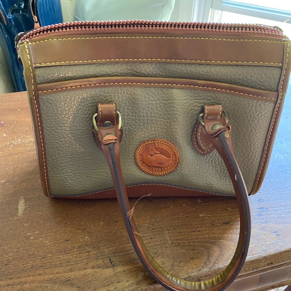 **VINTAGE**🔥 Dooney & Bourke bag